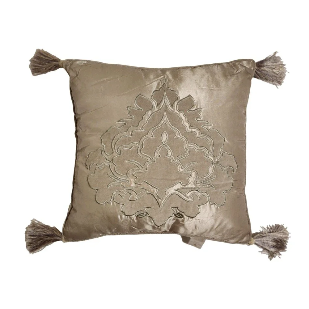 Royal Velvet JCP Decorative Pillow Embroidered Applique Tassels 18"x18" Beige - Picture 1 of 14
